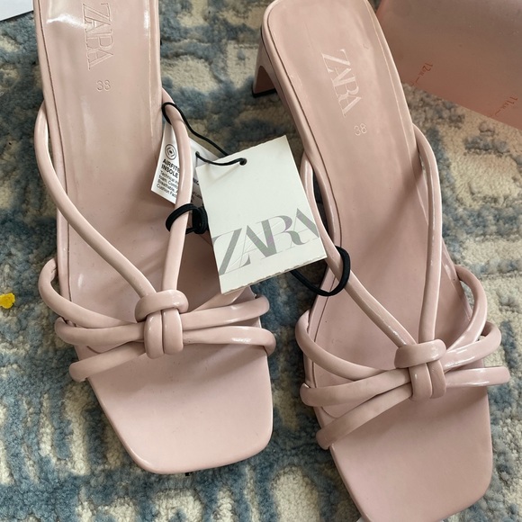 Flash sale🔥Zara Sandals bloggers fav - Picture 15 of 16